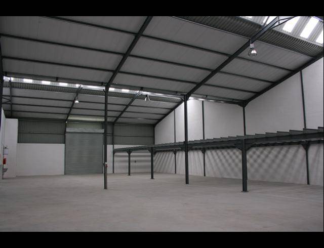 450M² FACTORY TO LET IN RACING PARK